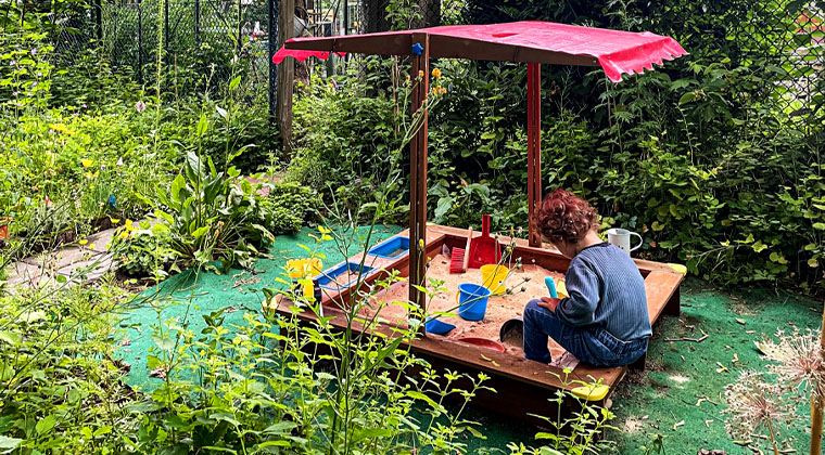 Sandkasten im Garten